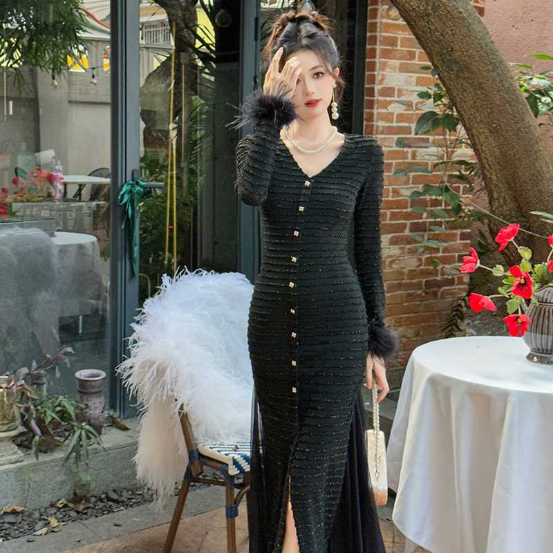 ファーカフス付きマーメイドニットワンピース