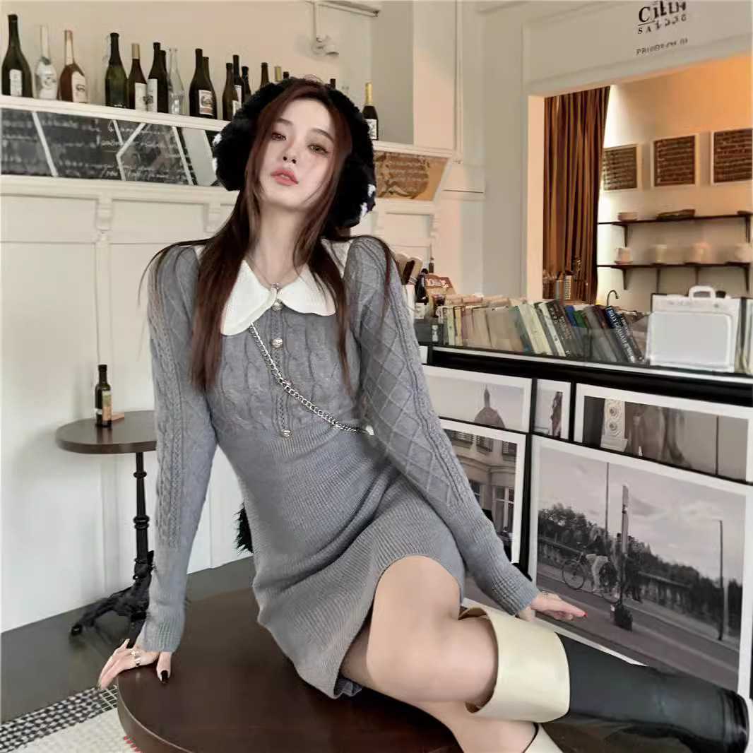 白襟付きケーブル編みニットワンピース