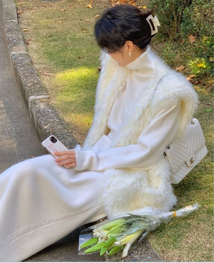 https://fulmo-img-server.com/cozychic/1a1a5f9b-a009-4437-bfe2-fe2a537a8366.jpg