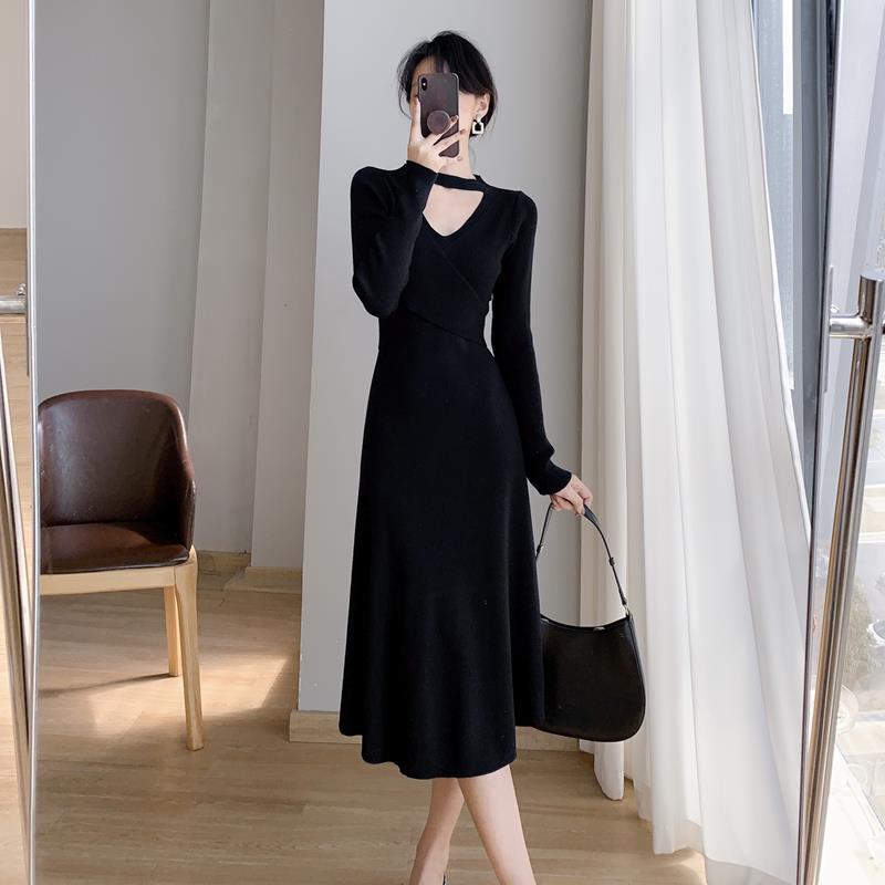 胸元カッティング美シルエットニットワンピース