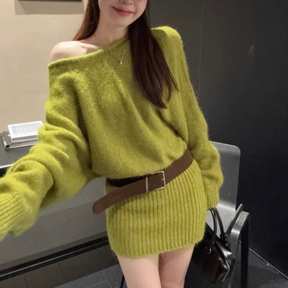 韓国風オフショルダーニットワンピース4色