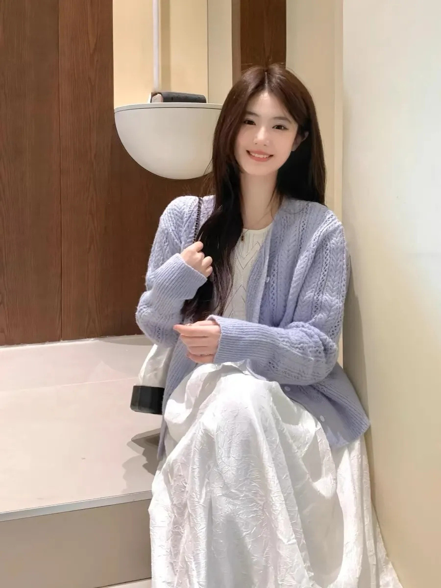 優美シルエットニットワンピース