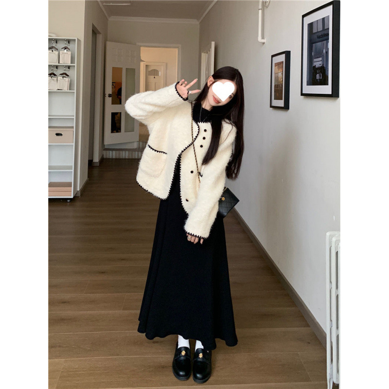 シンプル美シルエットニットワンピース