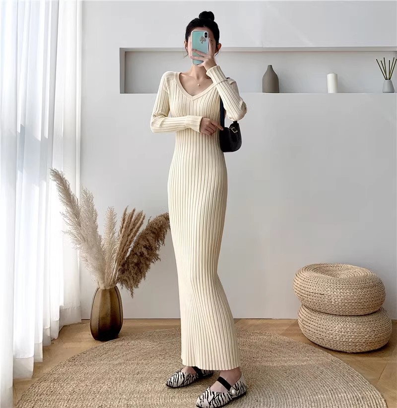 シンプル美シルエットニットワンピース