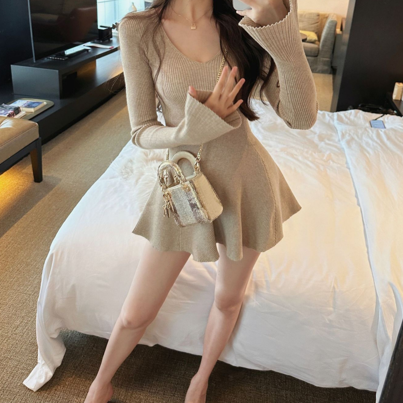 https://fulmo-img-server.com/cozychic/58d664a0-9355-46d1-ac3f-e00f7d08f396.jpg