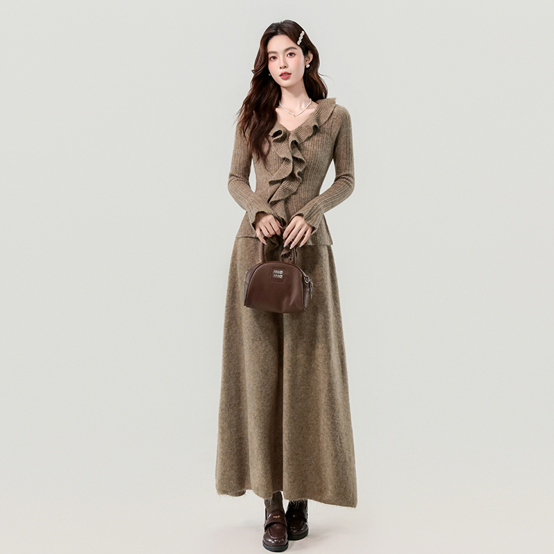 今季注目フリルデザインニットワンピース二点セット