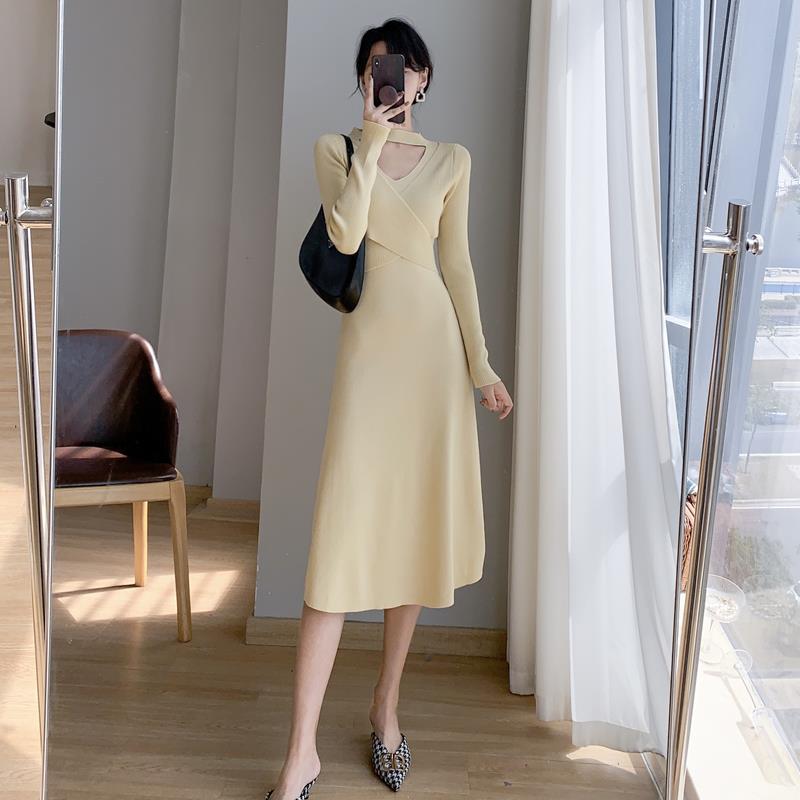 胸元カッティング美シルエットニットワンピース
