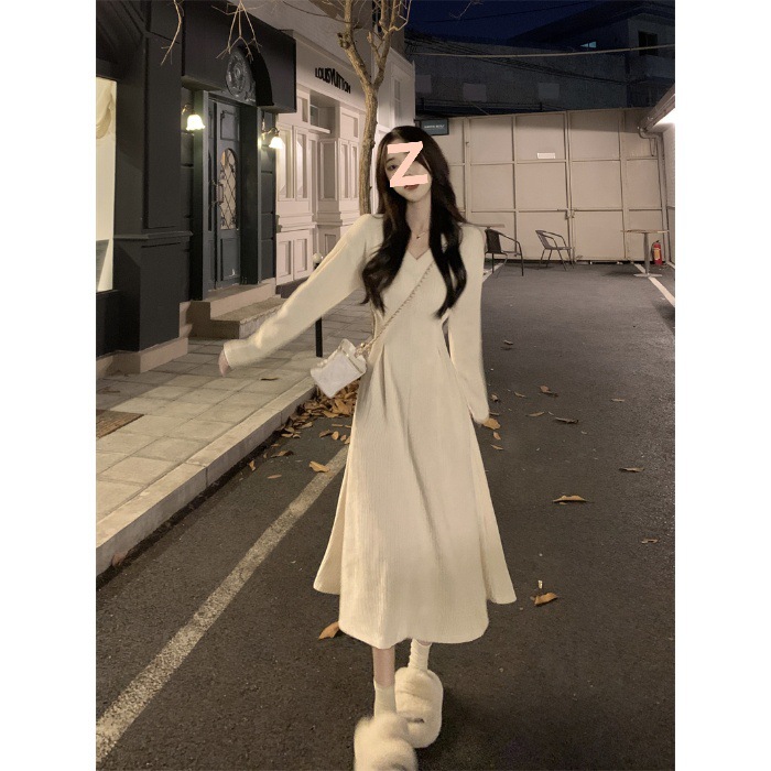 優美なシルエット ニットワンピース