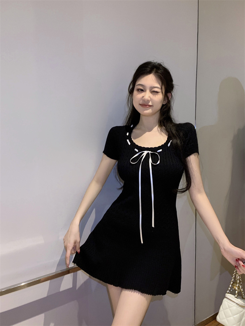 リボン飾りケーブル編みニットワンピース