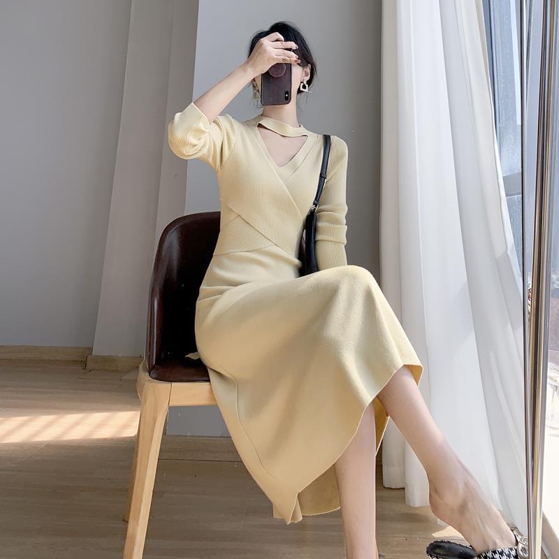 胸元カッティング美シルエットニットワンピース