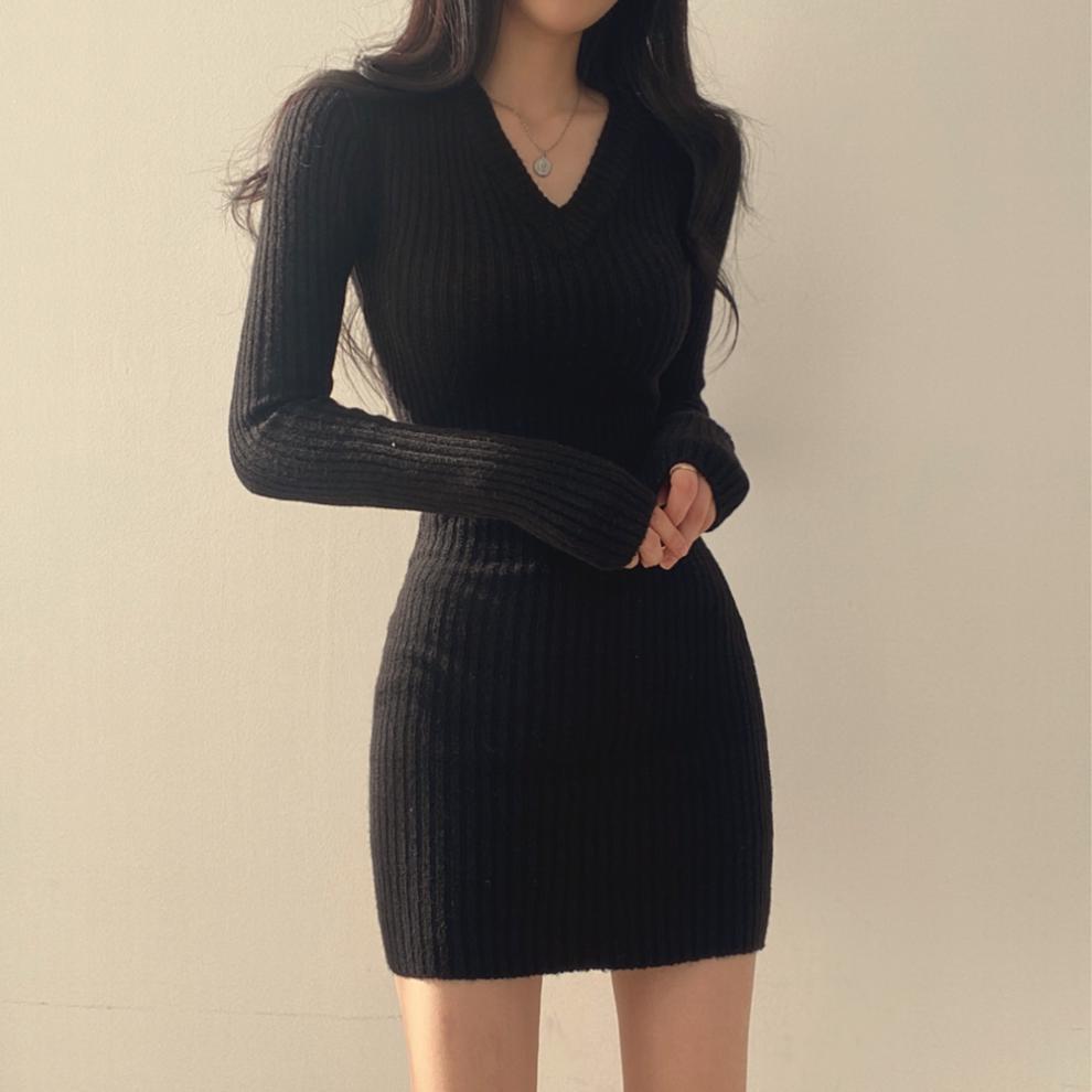 シンプル美シルエットニットワンピース