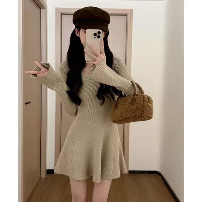 シンプル美シルエットニットワンピース