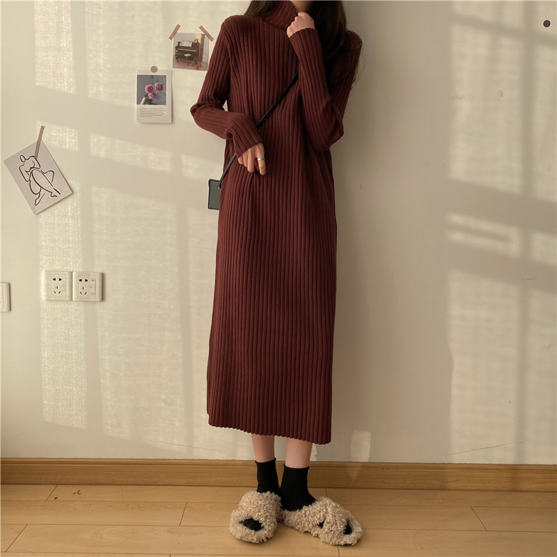 リブ編みストレートデザインニットワンピース