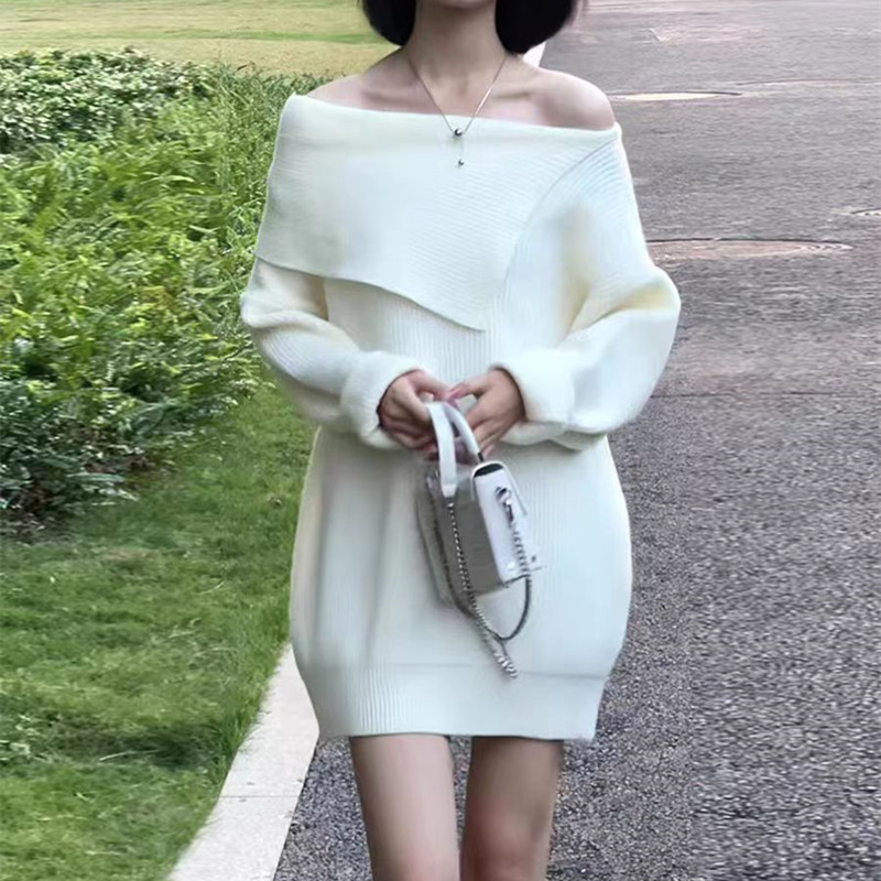 オフショルダーボリュームニットワンピース