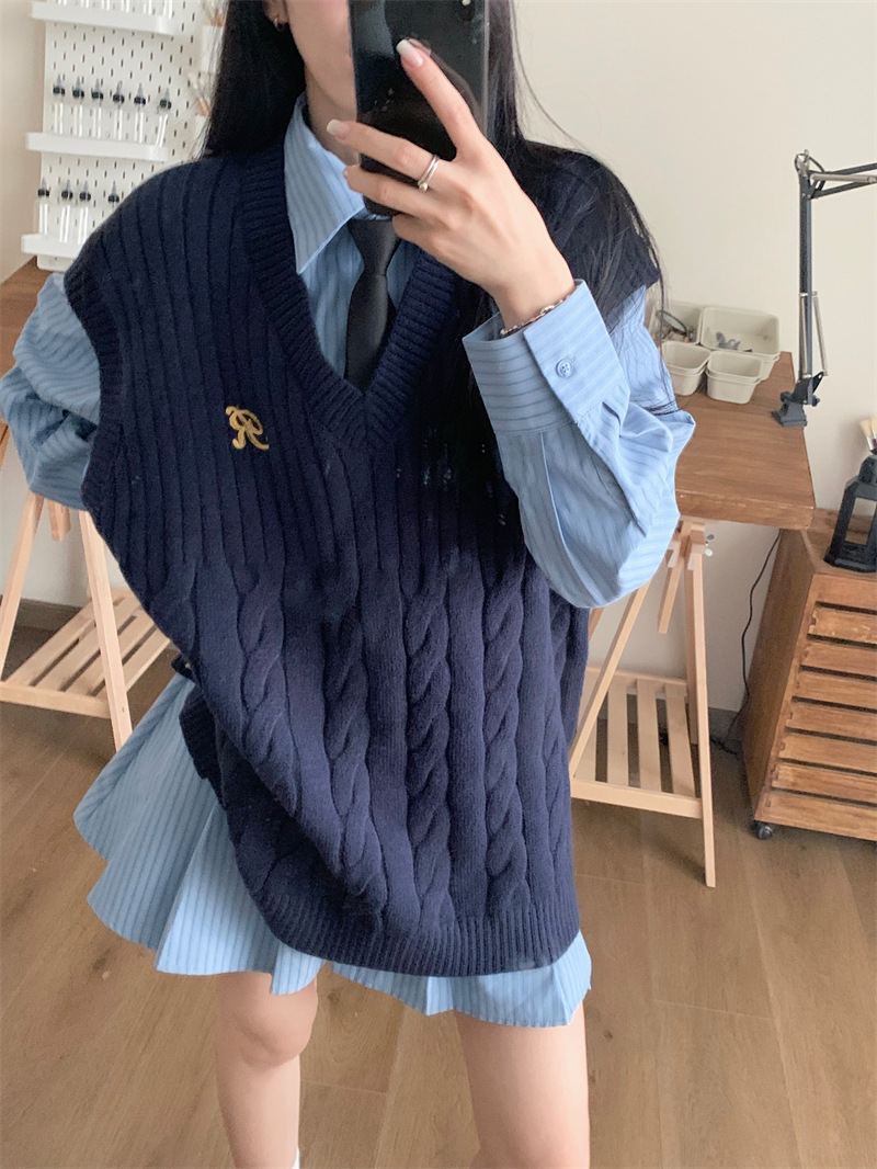 https://fulmo-img-server.com/cozychic/c0f5f60b-9bf4-4e79-8b96-440f17697117.jpg