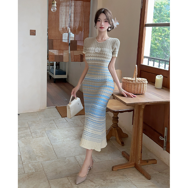 韓国風ボーダー柄タイトニットワンピース