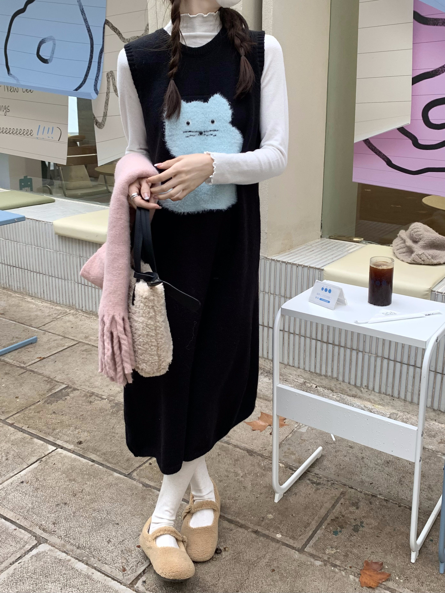 https://fulmo-img-server.com/cozychic/c5255f38-7d17-4d32-8788-c56ecec77bdf.jpg