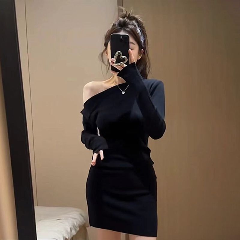 オフショルダーワンレイヤーニットワンピース