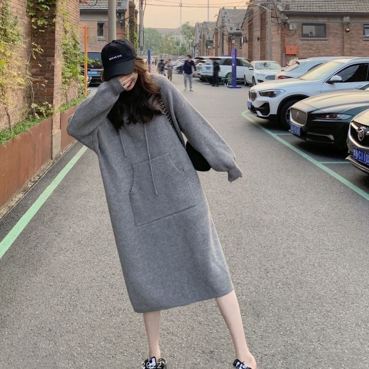 ふんわり裏起毛フード付きニットワンピース