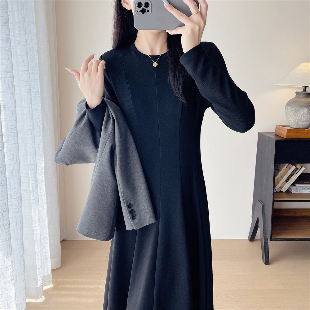 ニットワンピース 優雅なハイネックニットロングワンピース