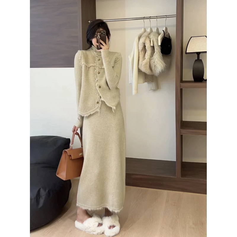 フリンジデザインニットワンピース