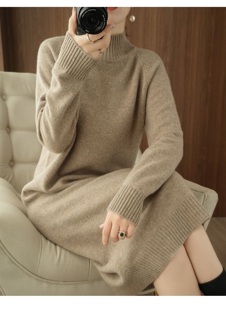 しっとり贅沢なハイネックニットワンピース