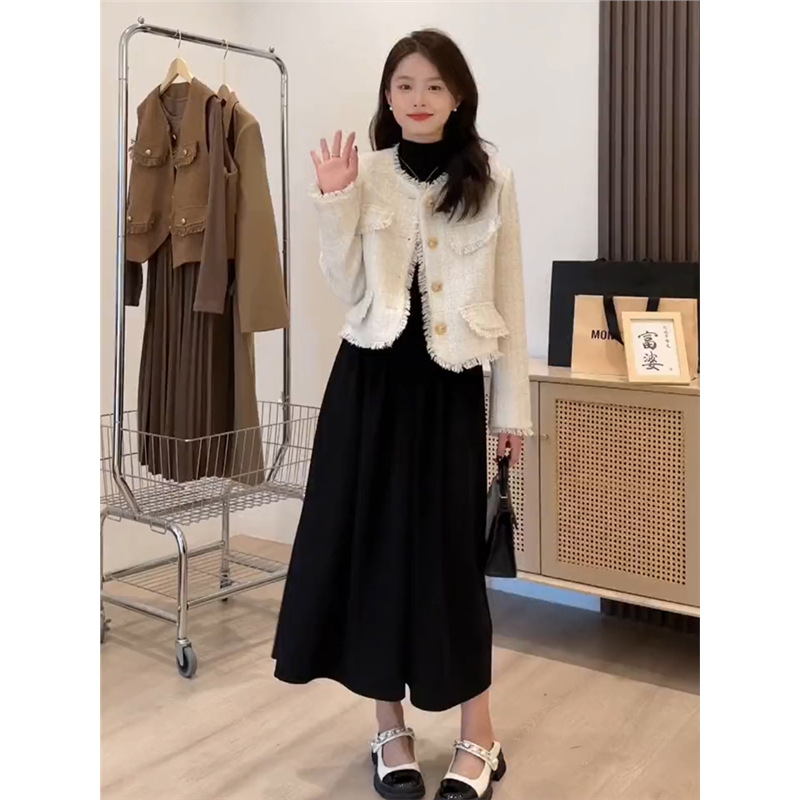 シンプル タートルネック ニットワンピース
