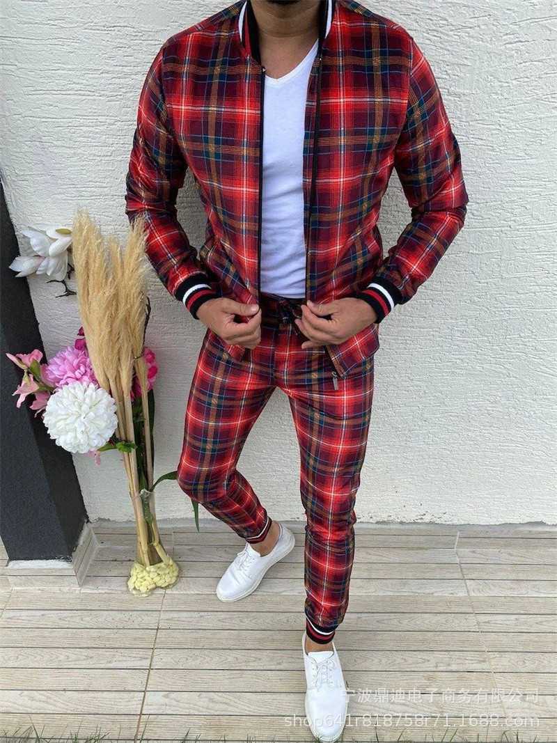 スウェット セットアップ 画像には2つの異なるスウェットセットアップが表示されているため、1つ目のチェック柄のセットアップについて回答いたします。