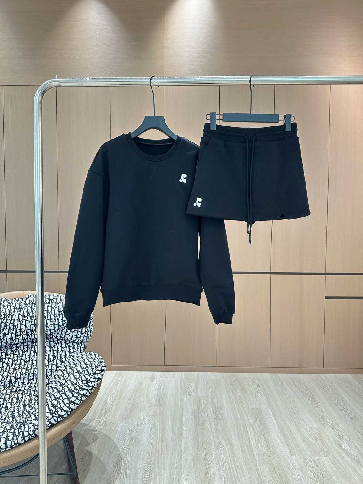 スウェット セットアップ ミニマル スウェットセットアップ