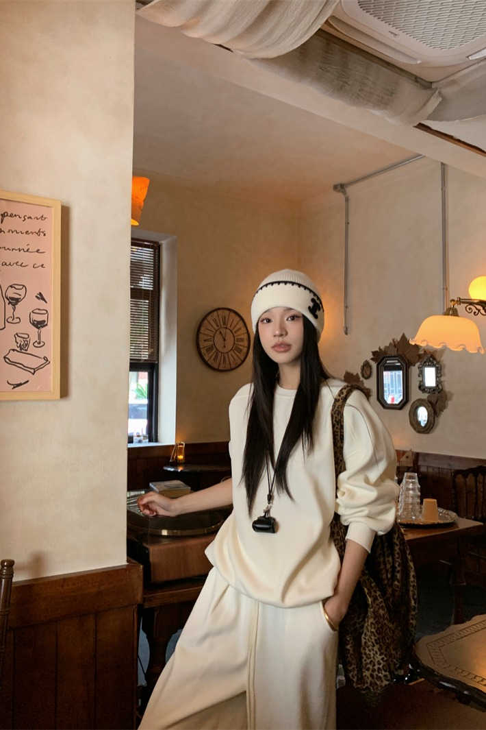 スウェット セットアップ 二〇二五年秋冬新作 厚手パーカーとワイドパンツのセット