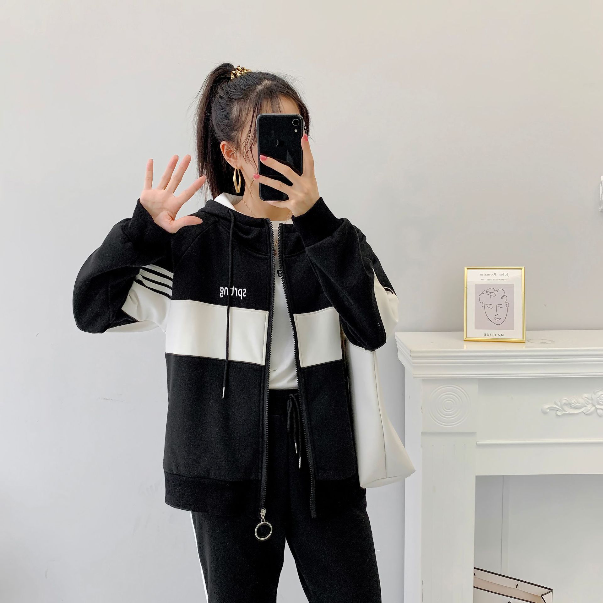 https://fulmo-img-server.com/cozyset/6526f5ce-2506-45eb-a332-9b32f798e76b.jpg