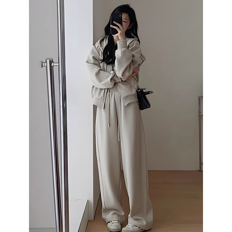 https://fulmo-img-server.com/cozyset/8fc5c302-7c67-4f95-8fe4-4d40f3f91dc2.jpg