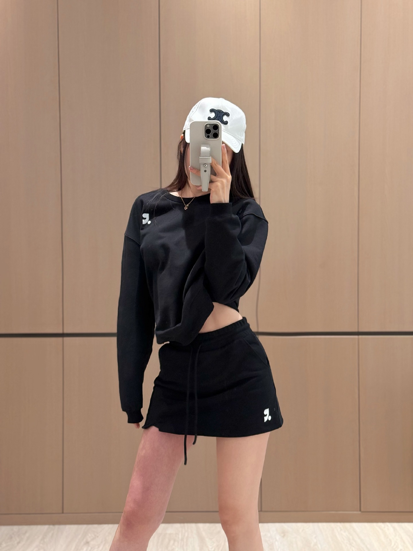 https://fulmo-img-server.com/cozyset/a2889ed9-9ef6-4795-a2f3-45e7e9e3f45e.jpg