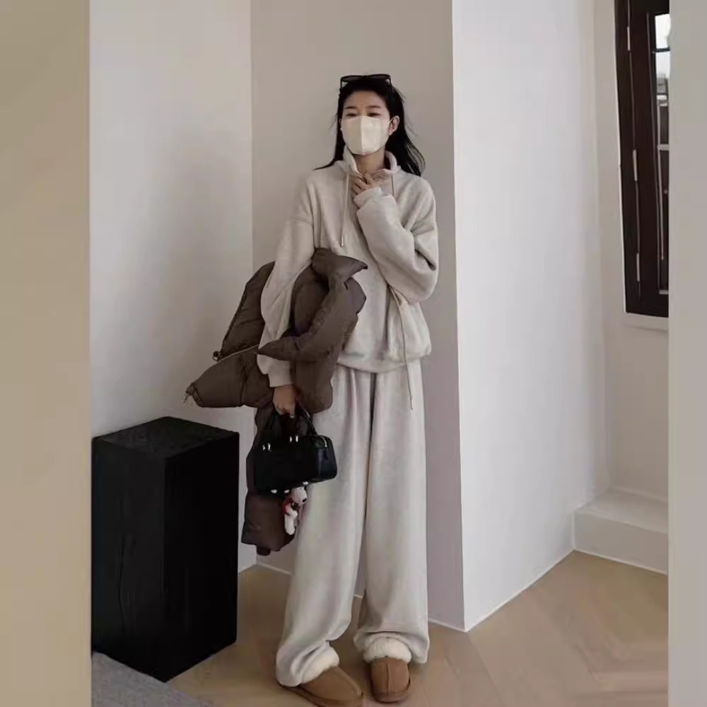 https://fulmo-img-server.com/cozyset/c0043e49-e8a3-4b01-9272-fa43aa3f2d61.jpg