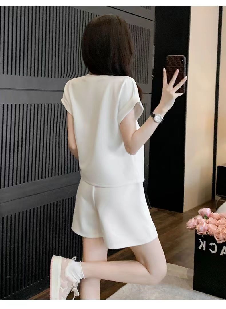 https://fulmo-img-server.com/cozyset/df6d462d8b4da09bd9024bece00dc02f.jpg