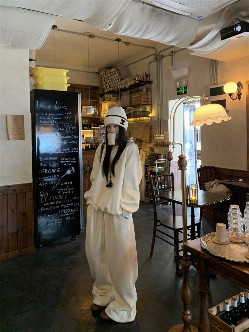 スウェット セットアップ 二〇二五年秋冬新作 厚手パーカーとワイドパンツのセット