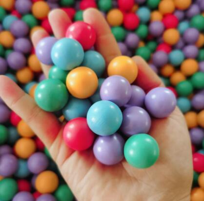 木製ビー玉転がし虹色音楽樹　知育玩具