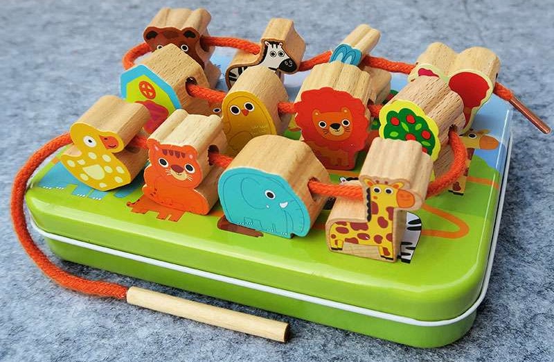 知育玩具 動物さんとあそぼう!糸通しパズル