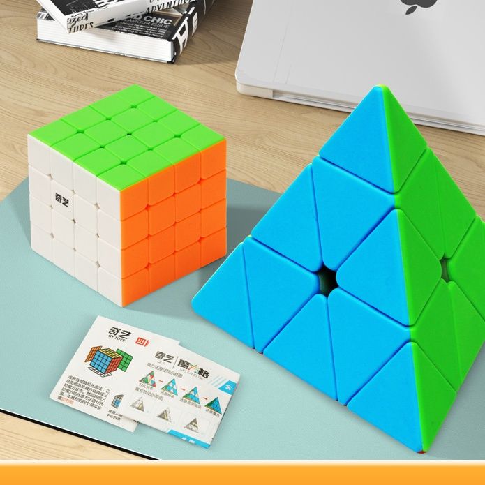 知育玩具 立体思考ピラミッドパズル