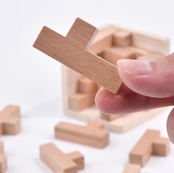 知育玩具 6歳からの立体組み合わせ木製パズルボックス