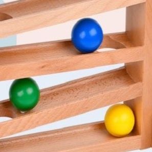 知育玩具 木製玉転がし追いかけ遊び四段スロープ