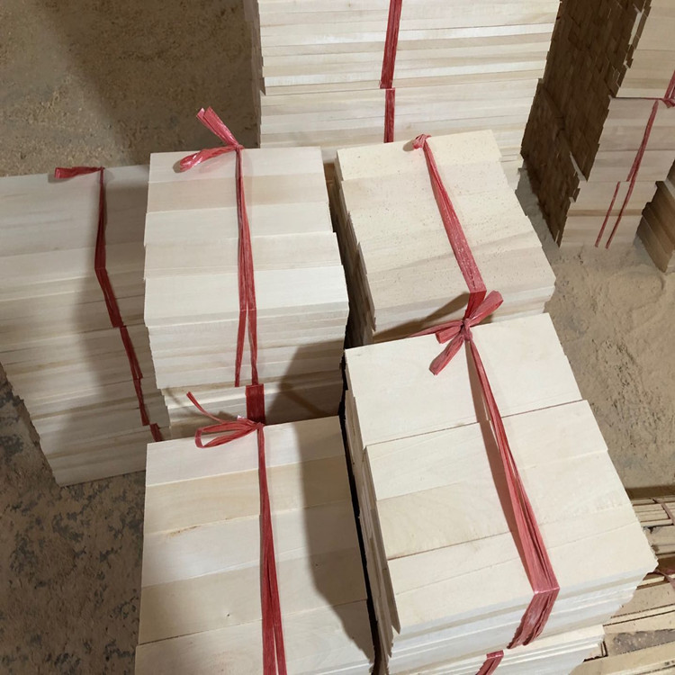 知育玩具 モンテッソーリ 天然木 積み木