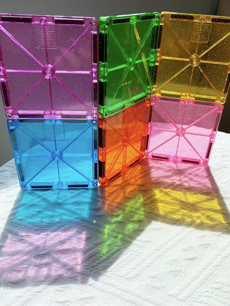 知育玩具 磁石でくっつくとけいハウス