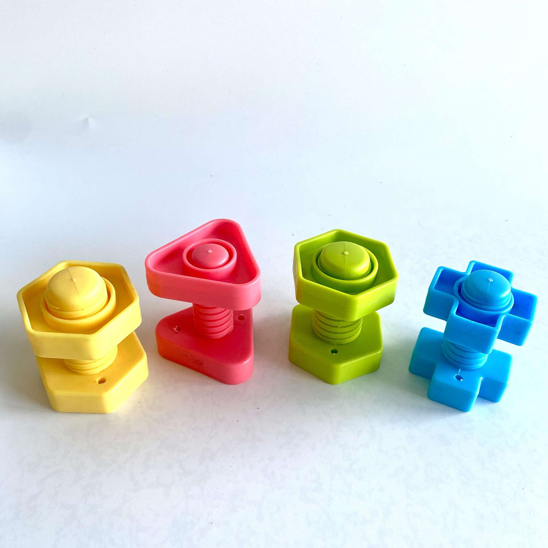 知育玩具 知育ボルトパズル