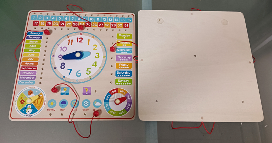 知育玩具  幼児向け木製カレンダー時計