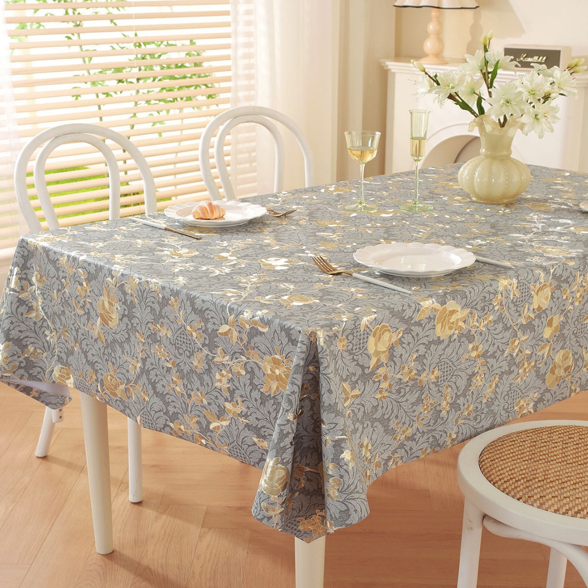 テーブルクロス 花柄刺繍フリルレース付き多層式テーブルクロス布 布