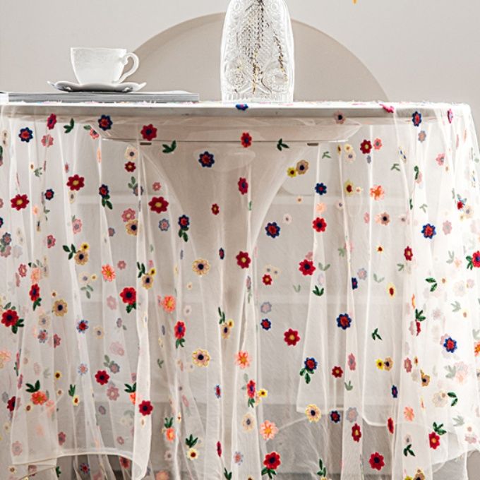 テーブルクロス 小花散りばめ透明感テーブルクロス