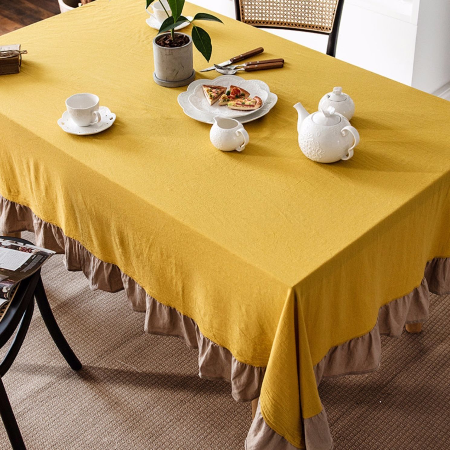 テーブルクロス 二色使いフリル付き上質テーブルクロス布