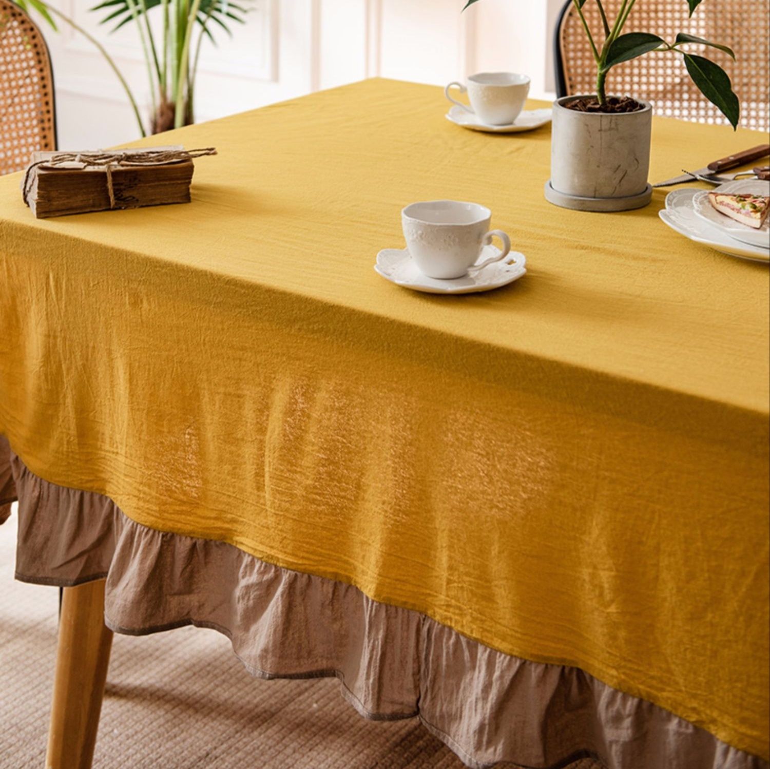 テーブルクロス 二色使いフリル付き上質テーブルクロス布