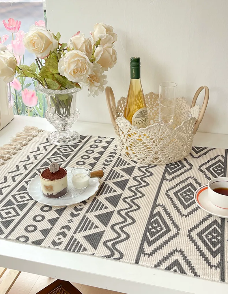 テーブルクロス 幾何学模様フリンジ付き綿麻テーブルランナー